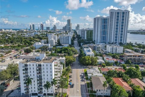 Copropriété à vendre à Miami Beach, Floride: 2 chambres, 81.57 m2 № 1945263 - photo 19