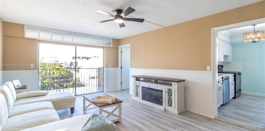 Condo à Miami Beach, Floride, 2 chambres  № 1945263