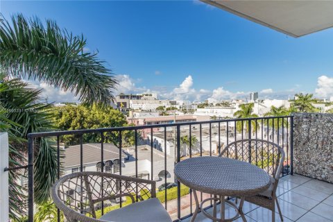Copropriété à vendre à Miami Beach, Floride: 2 chambres, 81.57 m2 № 1945263 - photo 8