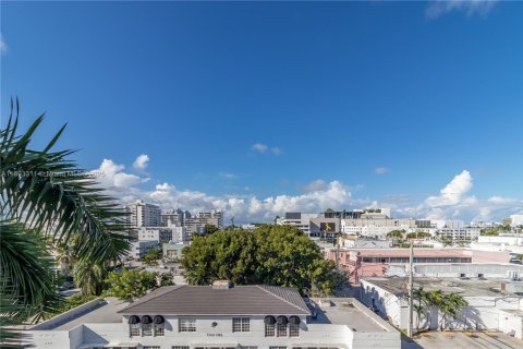 Copropriété à vendre à Miami Beach, Floride: 2 chambres, 81.57 m2 № 1945263 - photo 11
