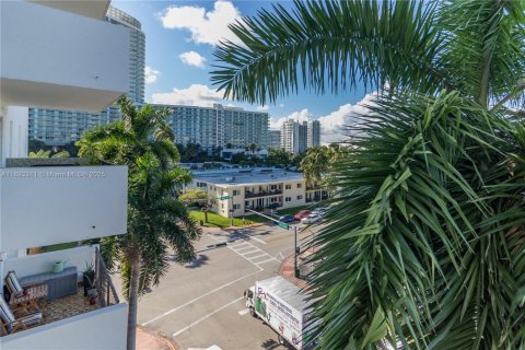 Copropriété à vendre à Miami Beach, Floride: 2 chambres, 81.57 m2 № 1945263 - photo 17