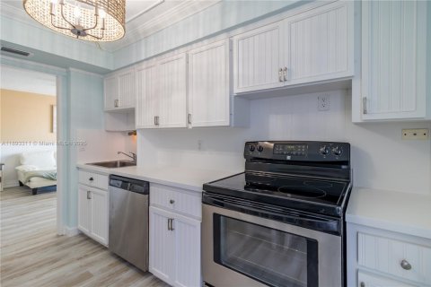 Copropriété à vendre à Miami Beach, Floride: 2 chambres, 81.57 m2 № 1945263 - photo 14