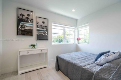 Propiedad comercial en venta en Miami Beach, Florida № 1940832 - foto 30