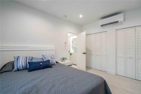 Propiedad comercial en venta en Miami Beach, Florida № 1940832 - foto 18