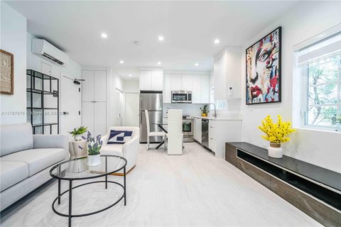 Propiedad comercial en venta en Miami Beach, Florida № 1940832 - foto 12