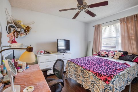 Villa ou maison à vendre à Pembroke Pines, Floride: 4 chambres, 196.67 m2 № 1957225 - photo 30