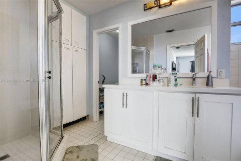 Villa ou maison à vendre à Pembroke Pines, Floride: 4 chambres, 196.67 m2 № 1957225 - photo 24