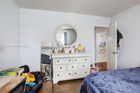 Villa ou maison à vendre à Pembroke Pines, Floride: 4 chambres, 196.67 m2 № 1957225 - photo 28