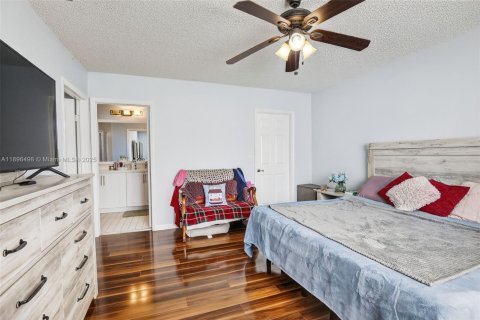 Villa ou maison à vendre à Pembroke Pines, Floride: 4 chambres, 196.67 m2 № 1957225 - photo 22