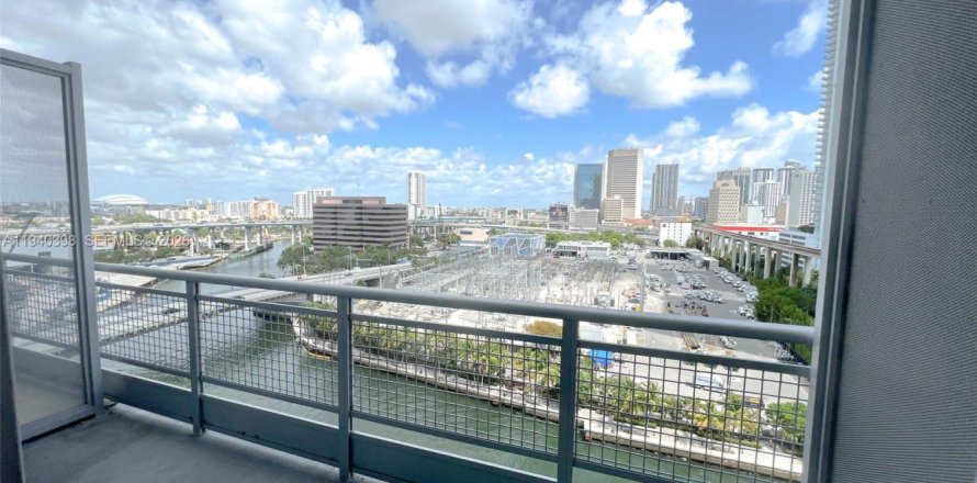 Studio à Condo à Miami, Floride  № 1998288