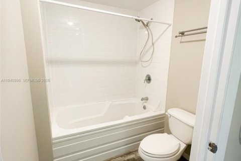 Copropriété à louer à Miami, Floride: 73.86 m2 № 1998288 - photo 17