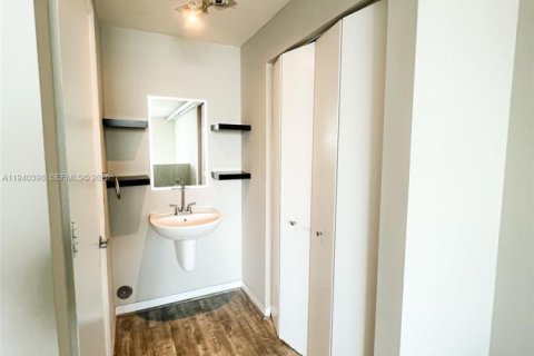 Copropriété à louer à Miami, Floride: 73.86 m2 № 1998288 - photo 16