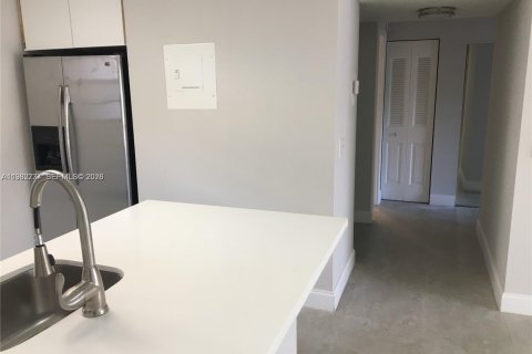 Copropriété à louer à Miami, Floride: 1 chambre, 66.43 m2 № 2049257 - photo 4