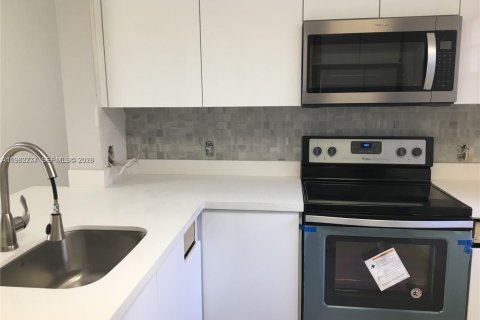 Copropriété à louer à Miami, Floride: 1 chambre, 66.43 m2 № 2049257 - photo 6