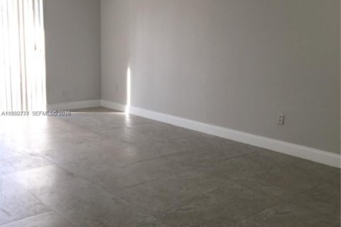 Copropriété à louer à Miami, Floride: 1 chambre, 66.43 m2 № 2049257 - photo 9