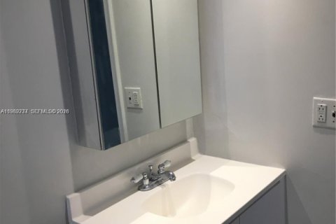 Copropriété à louer à Miami, Floride: 1 chambre, 66.43 m2 № 2049257 - photo 13