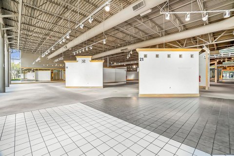 Propiedad comercial en venta en Oakland Park, Florida № 2083042 - foto 10