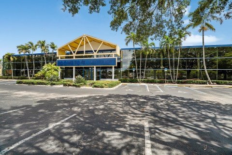 Propiedad comercial en Oakland Park, Florida № 2083042