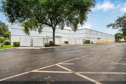Propiedad comercial en venta en Oakland Park, Florida № 2083042 - foto 6