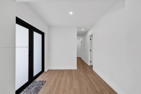 Casa en venta en Coral Gables, Florida, 3 dormitorios, 183.39 m2 № 1966193 - foto 10