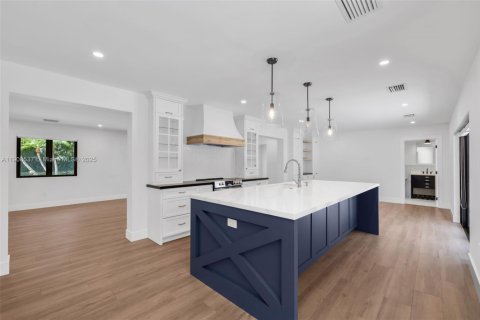 Casa en venta en Coral Gables, Florida, 3 dormitorios, 183.39 m2 № 1966193 - foto 17