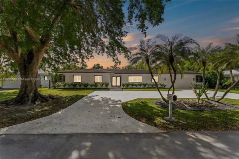 Casa en venta en Coral Gables, Florida, 3 dormitorios, 183.39 m2 № 1966193 - foto 2