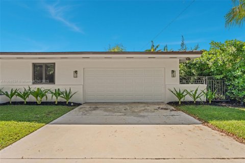 Casa en venta en Coral Gables, Florida, 3 dormitorios, 183.39 m2 № 1966193 - foto 9