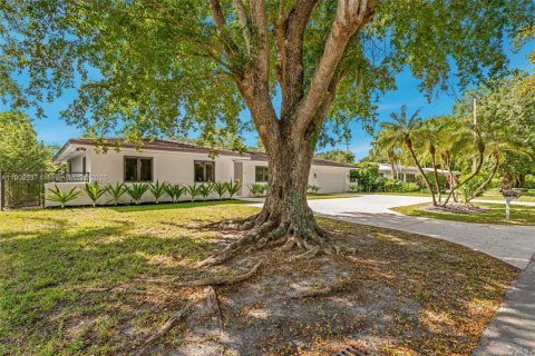 Casa en venta en Coral Gables, Florida, 3 dormitorios, 183.39 m2 № 1966193 - foto 4