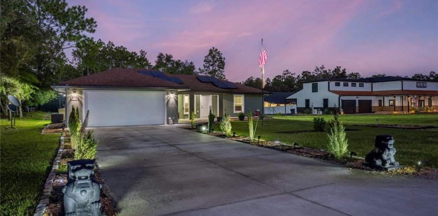 Villa ou maison à Ocala, Floride 3 chambres, 148.36 m2 № 2141476
