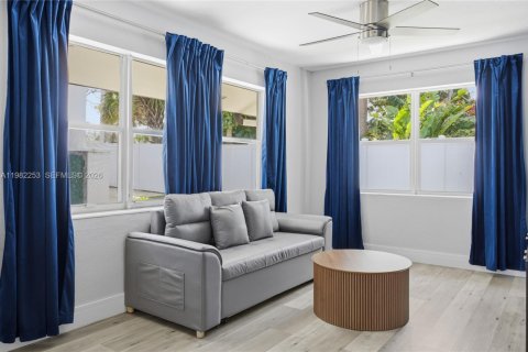 House in Fort Lauderdale, Florida 2 bedrooms, 534.84 sq.m. № 2045032 - photo 4