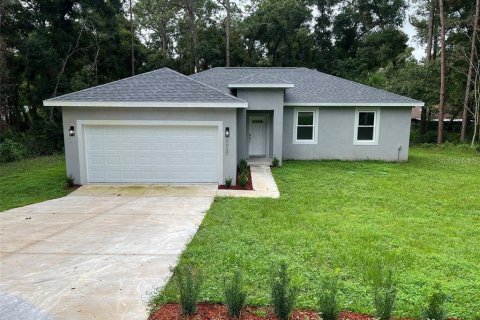 House in Inverness, Florida 4 bedrooms, 139.54 sq.m. № 1912522 - photo 1