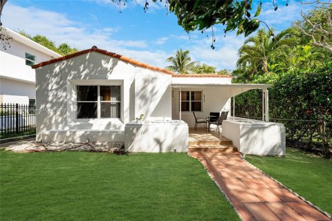 Immobilier commercial à Miami, Floride 232.16 m2 № 2080304