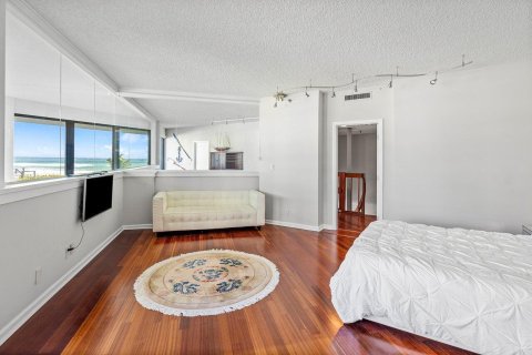 Condo in Palm Beach, Florida, 3 bedrooms  № 2158427 - photo 16