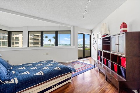 Condo in Palm Beach, Florida, 3 bedrooms  № 2158427 - photo 22