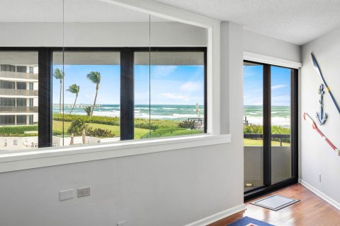 Condo in Palm Beach, Florida, 3 bedrooms  № 2158427 - photo 23