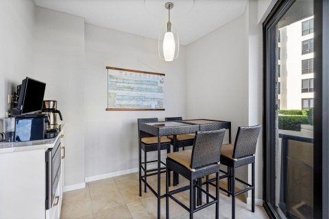 Condo in Palm Beach, Florida, 3 bedrooms  № 2158427 - photo 12