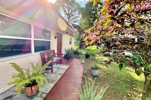 Casa en venta en Deerfield Beach, Florida, 3 dormitorios, 102.56 m2 № 2002331 - foto 2