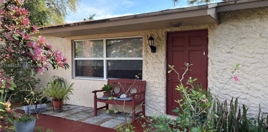 Casa en Deerfield Beach, Florida 3 dormitorios, 102.56 m2 № 2002331