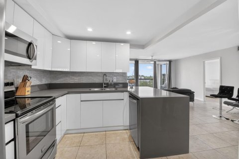 Condo in Boca Raton, Florida, 3 bedrooms  № 2088046 - photo 11