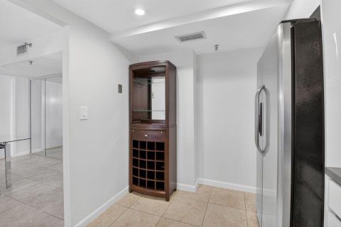 Condo in Boca Raton, Florida, 3 bedrooms  № 2088046 - photo 13