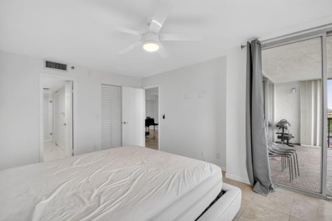 Condo in Boca Raton, Florida, 3 bedrooms  № 2088046 - photo 16