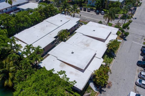Commercial property in Miami Beach, Florida № 1685973 - photo 16