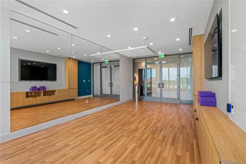 Снять в аренду виллу или дом в Холливуд, Флорида 2 спальни, 94.67м2, № 1977921 - фото 17