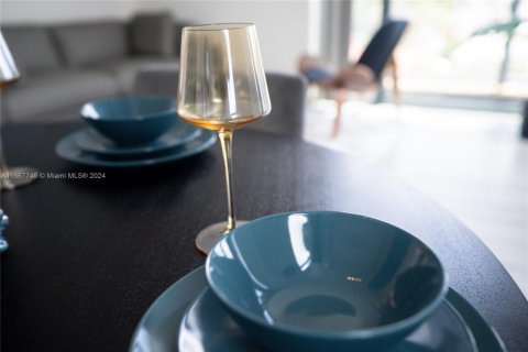 Снять в аренду виллу или дом в Холливуд, Флорида 2 спальни, 94.67м2, № 1977921 - фото 26