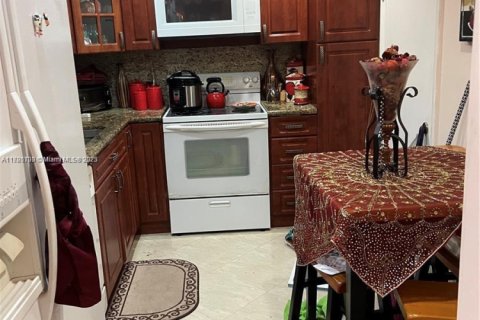 Снять в аренду коммерческую недвижимость в Санни-Айлс-Бич, Флорида 1 спальня, 65.5м2, № 1958769 - фото 22