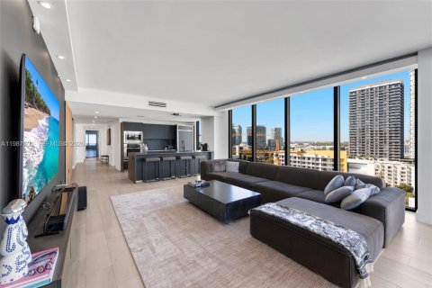 Купить кондоминиум в Майами, Флорида 2 спальни, 121.79м2, № 2048904 - фото 12