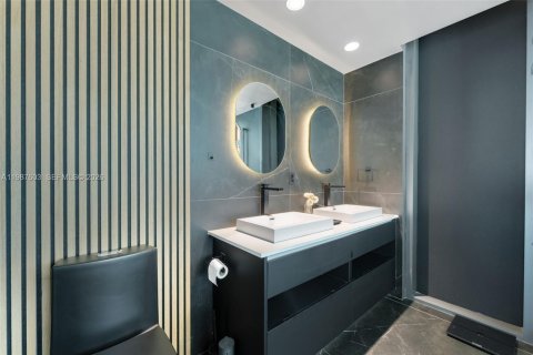 Купить кондоминиум в Майами, Флорида 2 спальни, 121.79м2, № 2048904 - фото 19