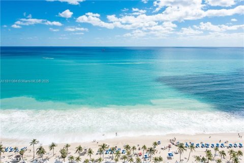 Condominio en venta en Fort Lauderdale, Florida, 1 dormitorio, 60.11 m2 № 1756583 - foto 4