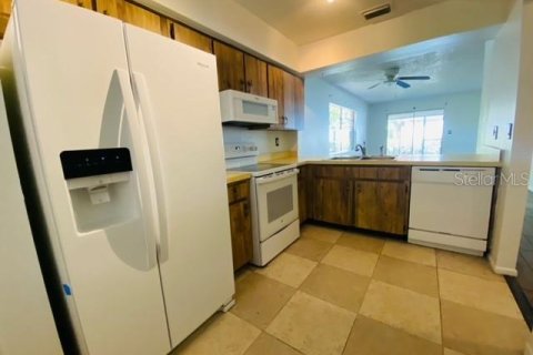 Apartment in Pinellas Park, Florida 2 bedrooms, 97.45 sq.m. № 2236442 - photo 10