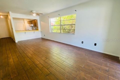 Apartment in Pinellas Park, Florida 2 bedrooms, 97.45 sq.m. № 2236442 - photo 11
